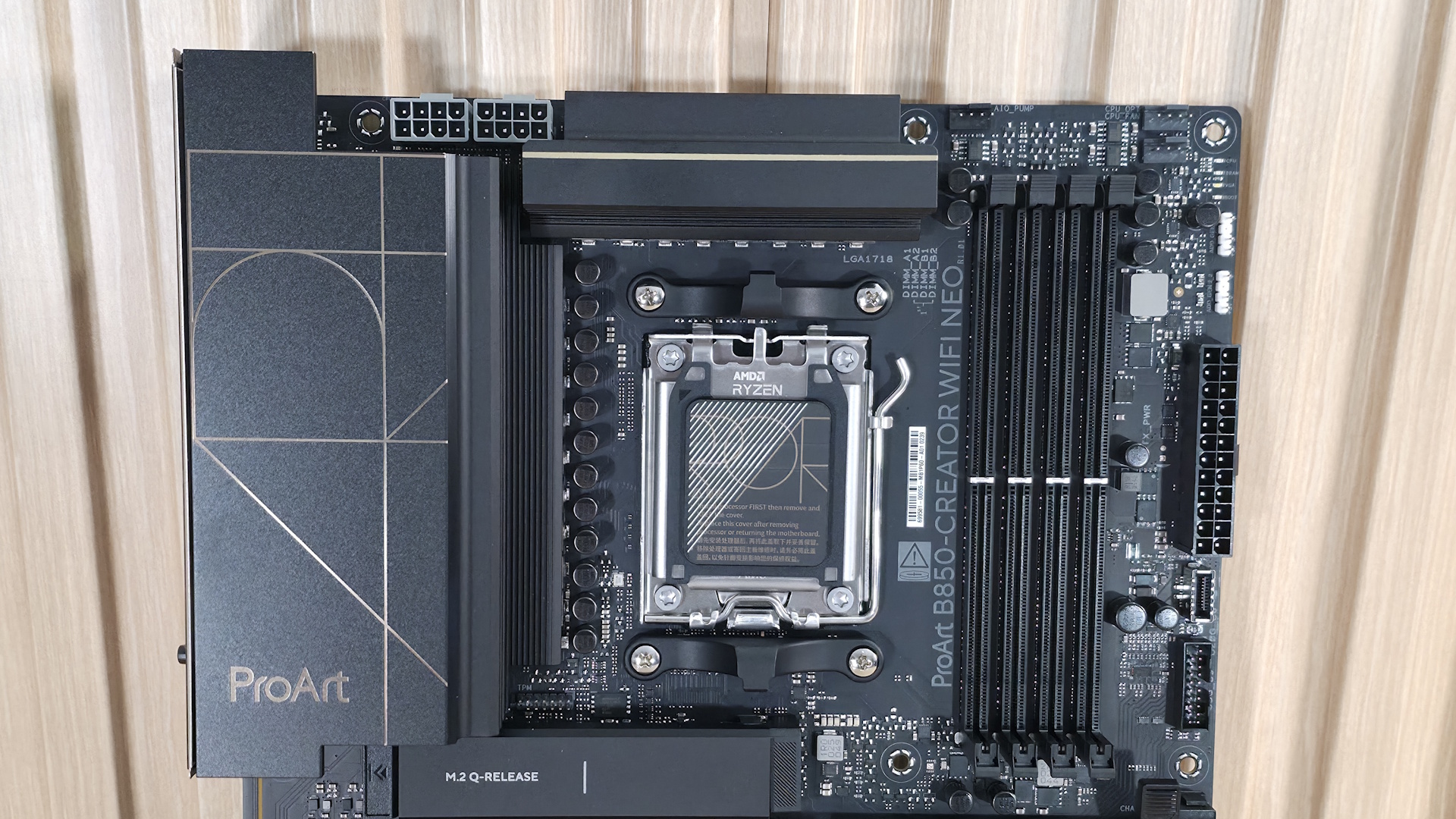 Asus B850-Creator Wifi Neo - top half